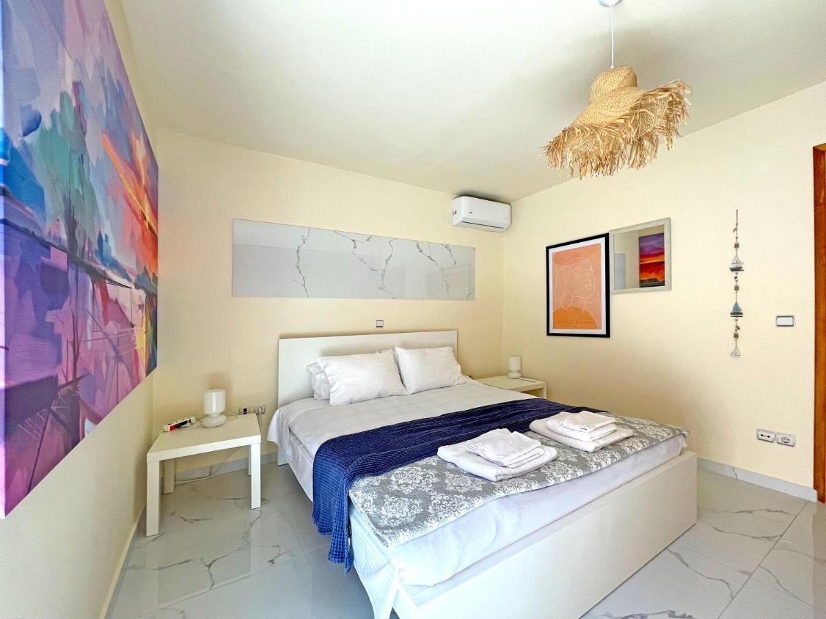 New Luxurious - 1 Minute From Elli Appartement *